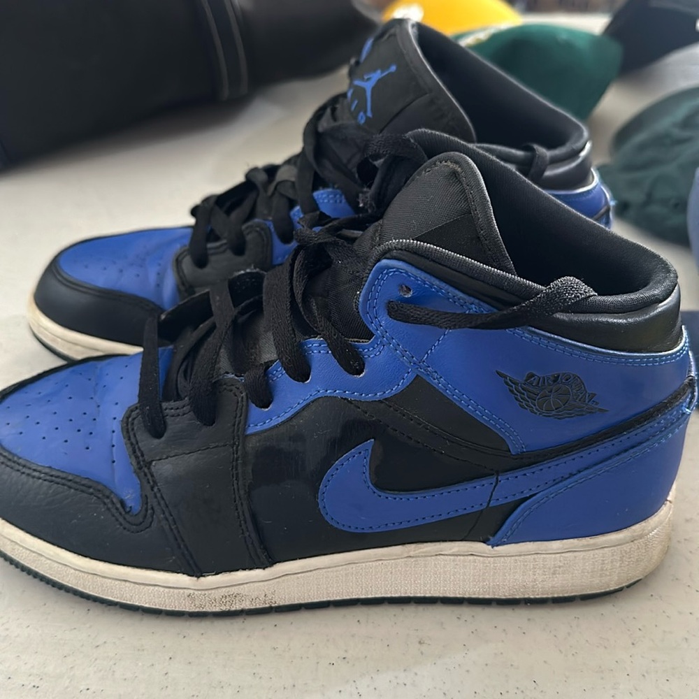 Nike Air Jordan 1 mid hyper royal